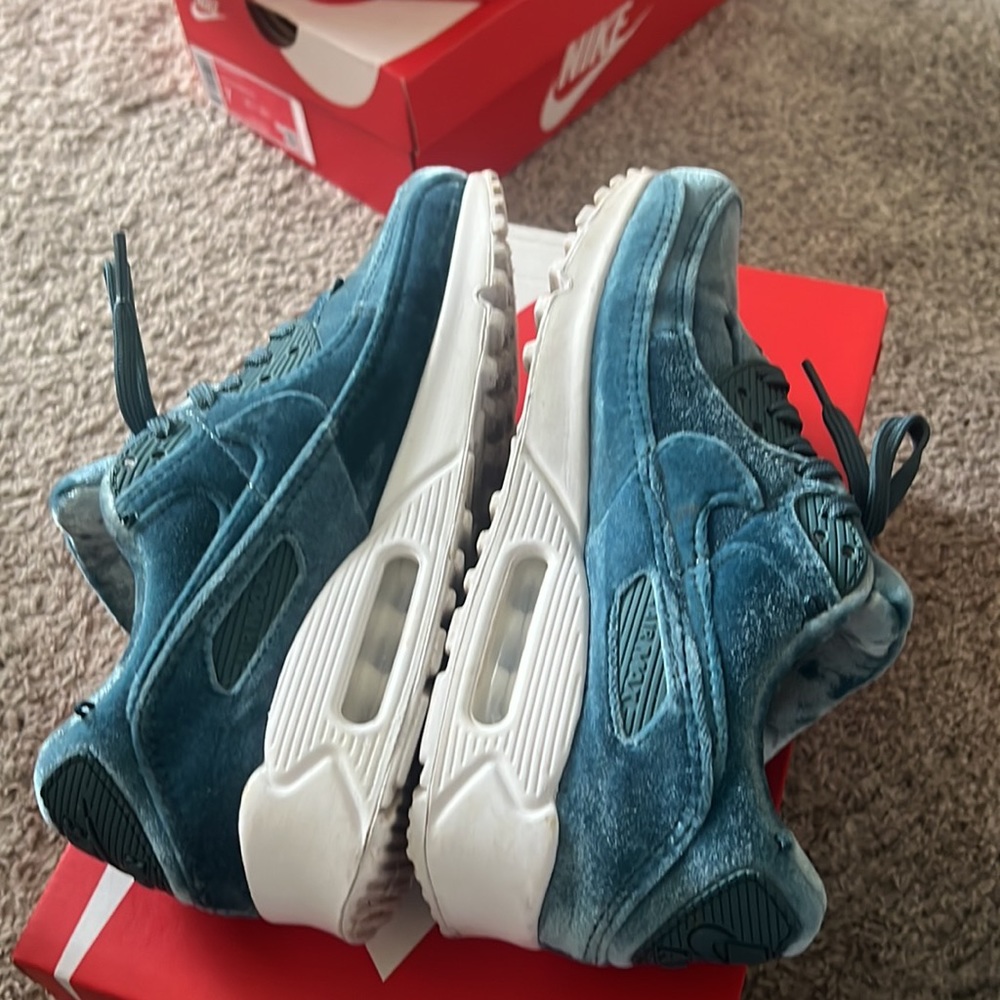 Air max 90 premium women’s 7